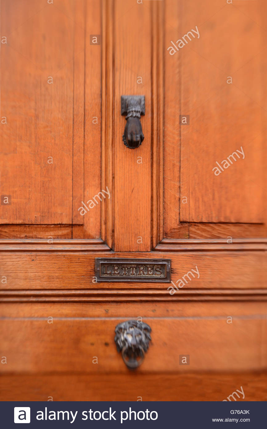 Front door with mailbox slot
